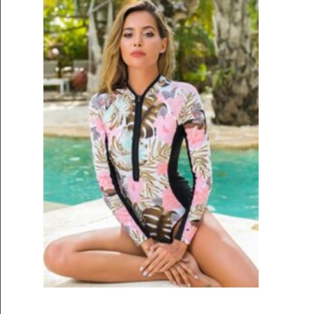 Swimming suit